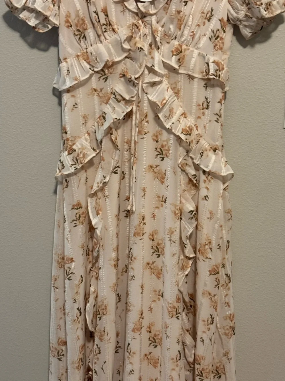 Storia Cream and Tan Floral Ruffle Maxi Dress - Picture 2 of 9